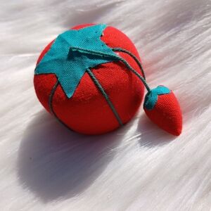 Tomato Pincushion Strawberry Emery Vinrage Seamstress Sewing Needle Pin Holder